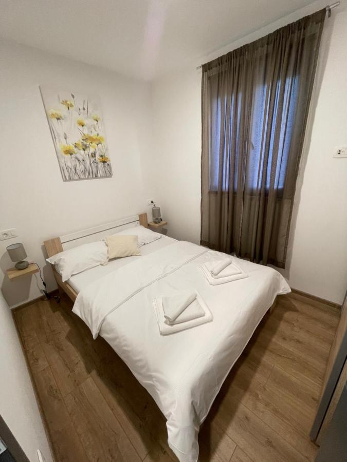 Holiday Home “Marko” With Heated Pool! Nin Kültér fotó